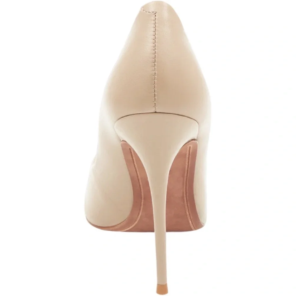 BCBGMAXAZRIA Women's Nova Pump Taupe - Picture 4 of 6